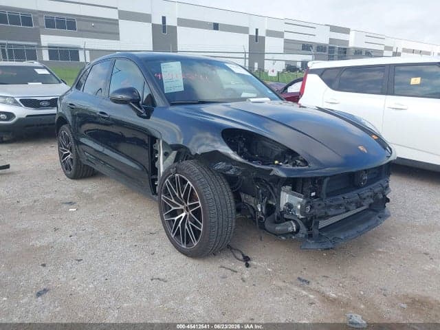 2024 PORSCHE MACAN T 1