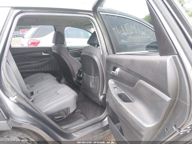 2020 HYUNDAI SANTA FE SE 8