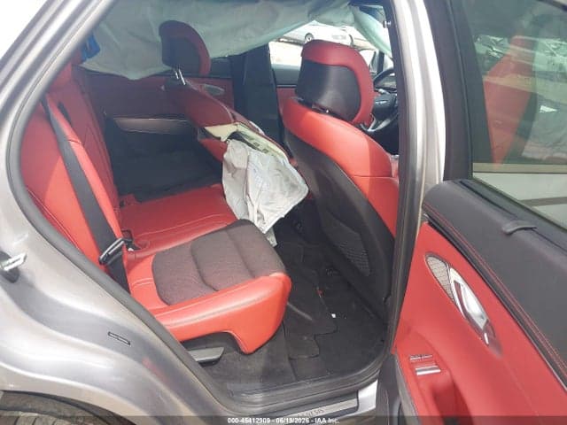 2024 GENESIS GV70 2.5T 8