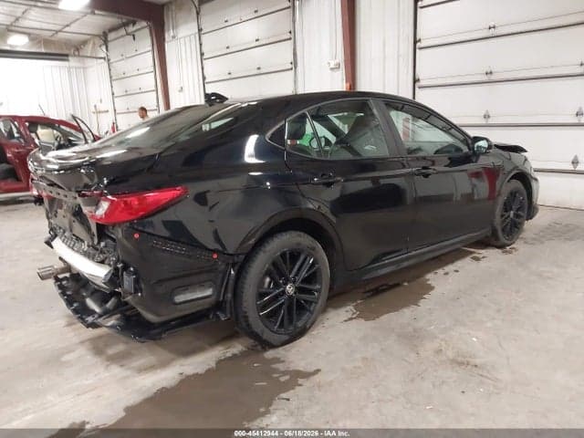 2025 TOYOTA CAMRY SE 4