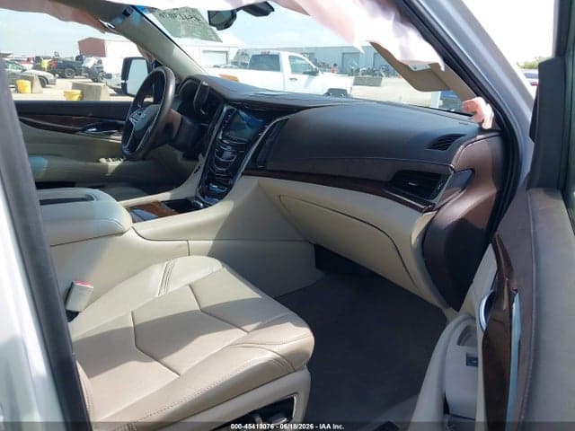 2017 CADILLAC ESCALADE ESV 5