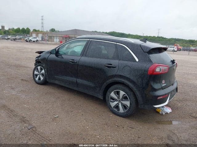 2017 KIA NIRO LX 3
