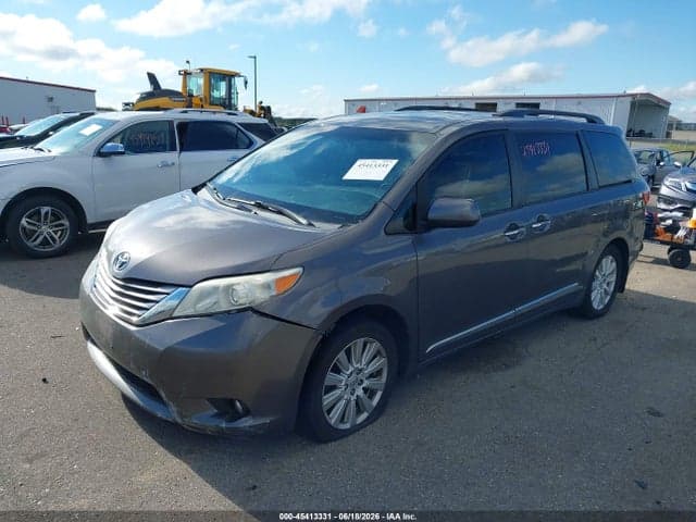 2017 TOYOTA SIENNA XLE 7 PASSENGER 2