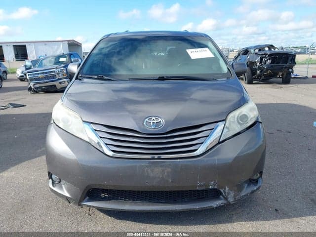 2017 TOYOTA SIENNA XLE 7 PASSENGER 12