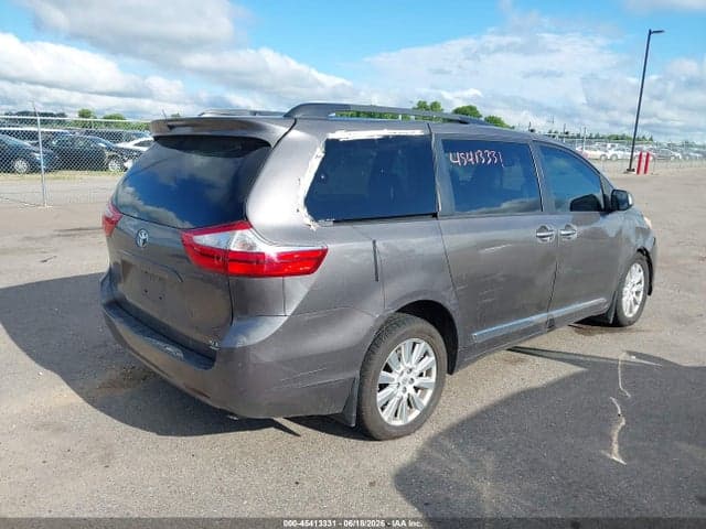 2017 TOYOTA SIENNA XLE 7 PASSENGER 4
