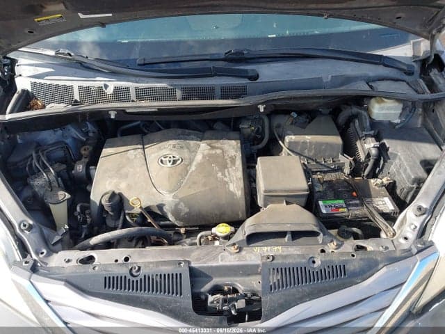2017 TOYOTA SIENNA XLE 7 PASSENGER 10