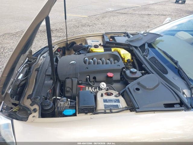 2003 JAGUAR XK8 10