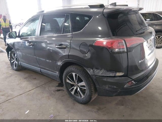 2018 TOYOTA RAV4 XLE 3