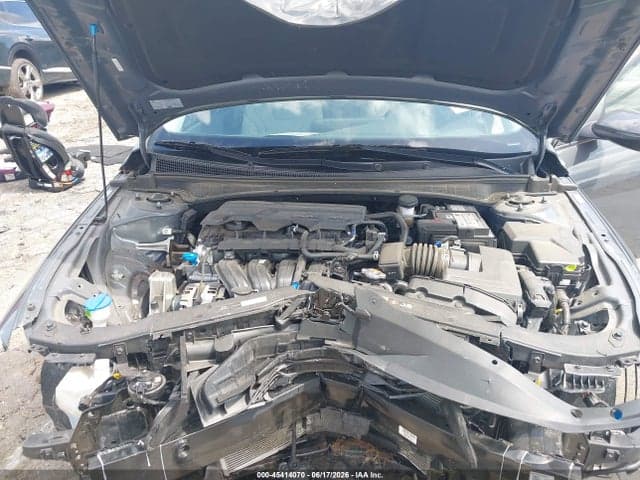 2025 HYUNDAI ELANTRA LIMITED 10