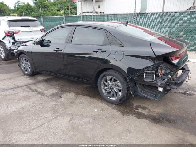 2024 HYUNDAI ELANTRA SEL 3