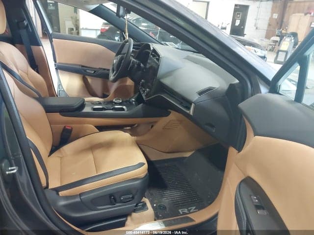 2024 LEXUS RZ 450E PREMIUM 5