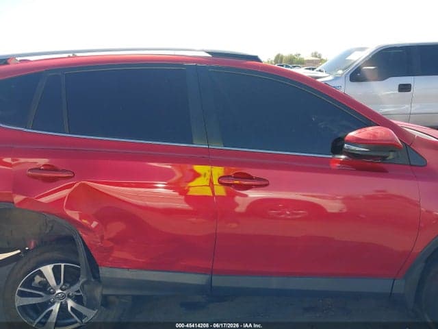 2017 TOYOTA RAV4 XLE 13