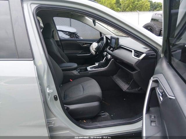2021 TOYOTA RAV4 XLE 5