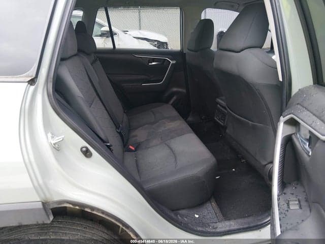 2021 TOYOTA RAV4 XLE 8