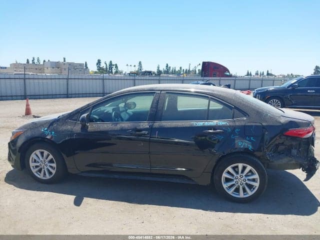 2025 TOYOTA COROLLA LE 15