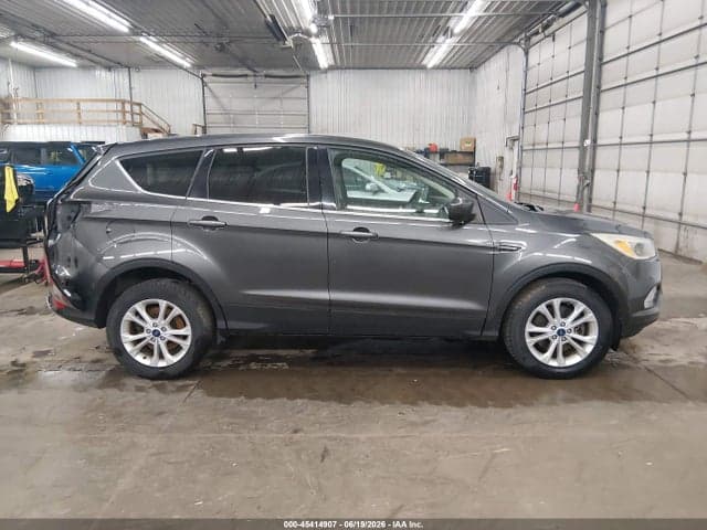 2017 FORD ESCAPE SE 14