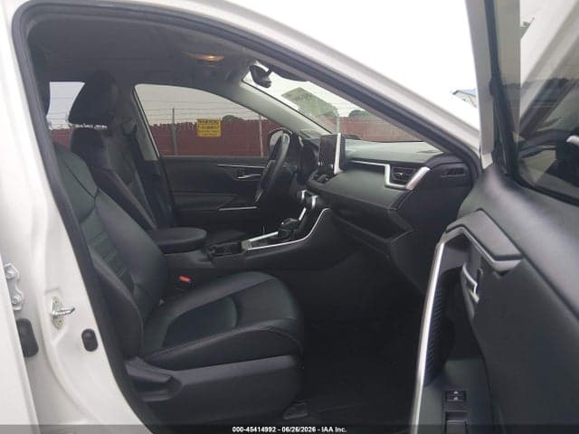 2020 TOYOTA RAV4 XLE PREMIUM 5