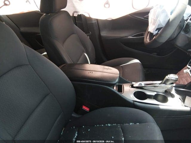 2017 CHEVROLET MALIBU 1LT 5