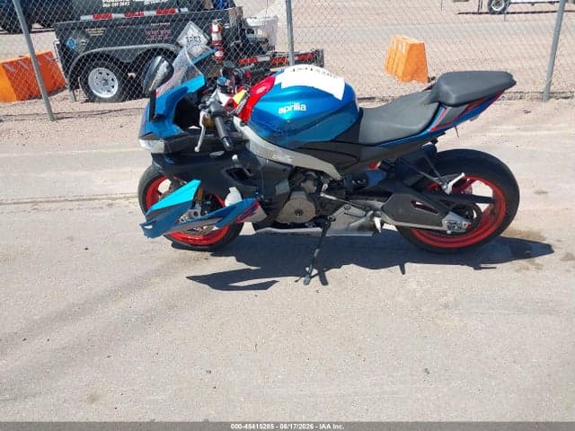2026 APRILIA RS 660 13
