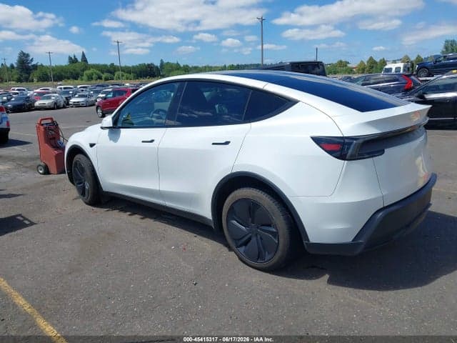 2026 TESLA MODEL Y 4