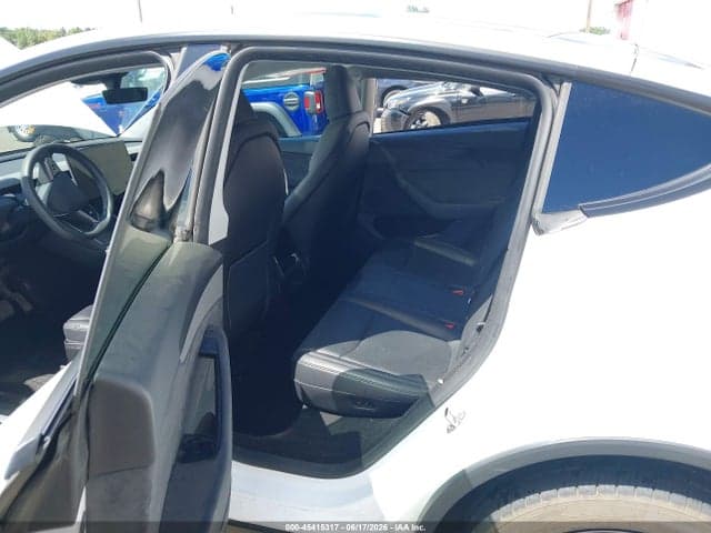2026 TESLA MODEL Y 9