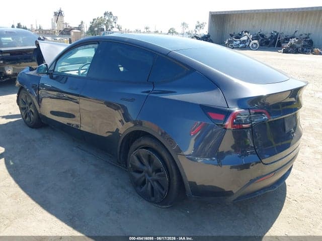 2024 TESLA MODEL Y 4