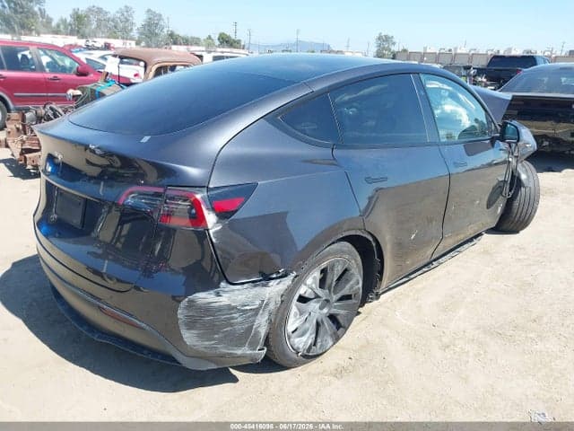 2024 TESLA MODEL Y 5