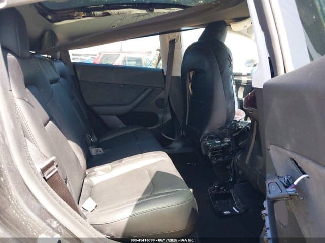 2024 TESLA MODEL Y 9