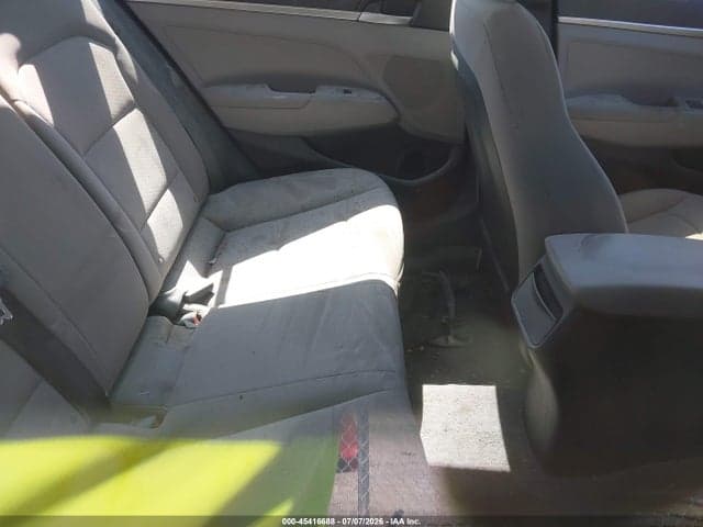 2020 HYUNDAI ELANTRA SE 8
