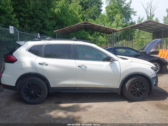 2017 NISSAN ROGUE SV 13