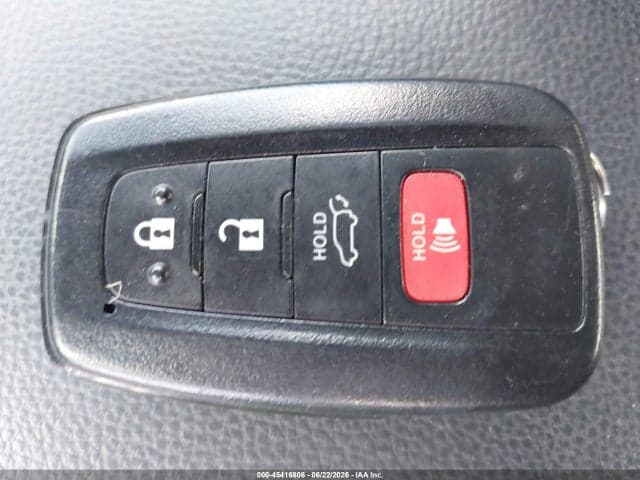 2020 TOYOTA RAV4 XLE 11