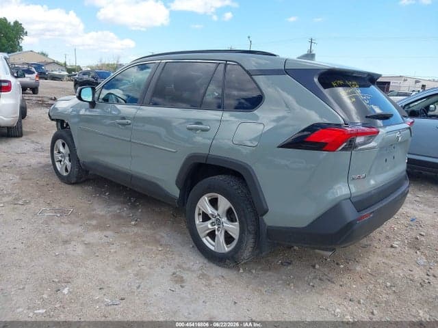 2020 TOYOTA RAV4 XLE 3