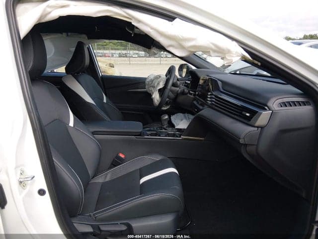 2025 TOYOTA CAMRY SE 5
