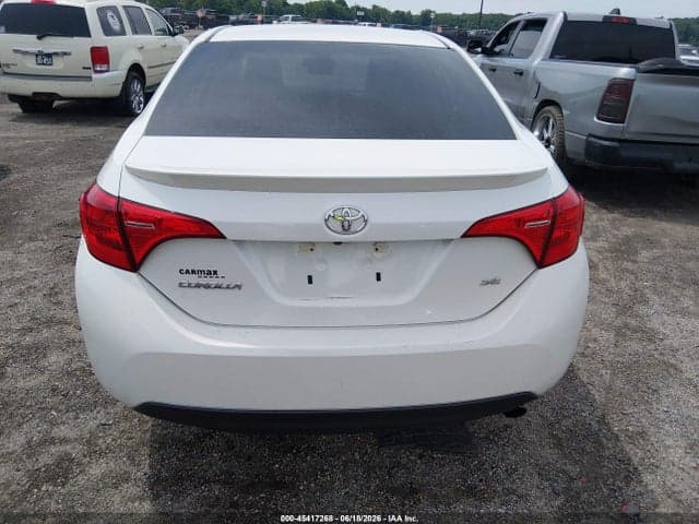 2018 TOYOTA COROLLA SE 16