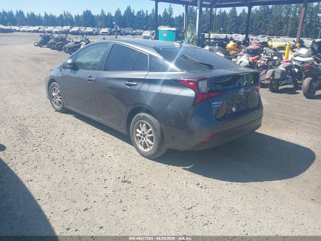 2019 TOYOTA PRIUS XLE 3
