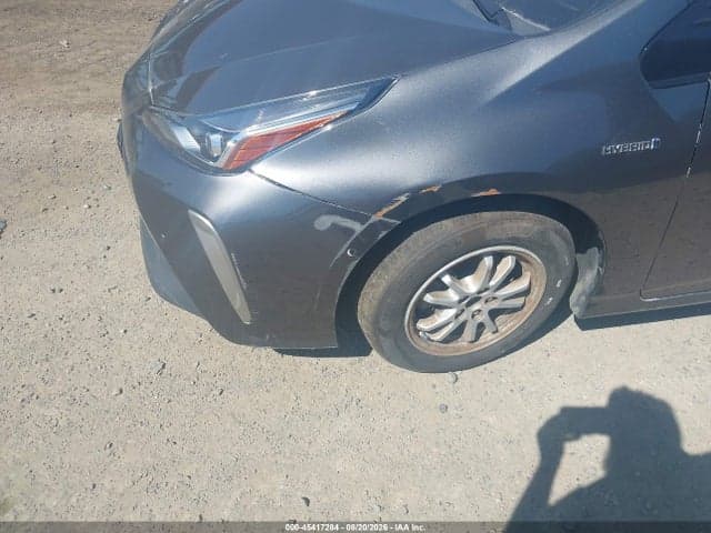 2019 TOYOTA PRIUS XLE 6