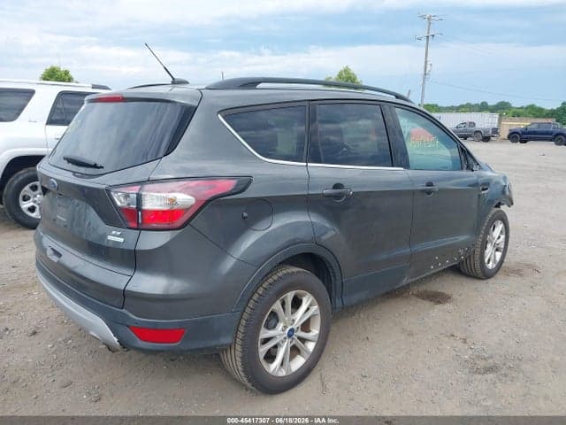 2017 FORD ESCAPE SE 4