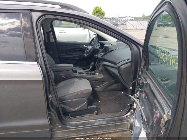 2017 FORD ESCAPE SE 5