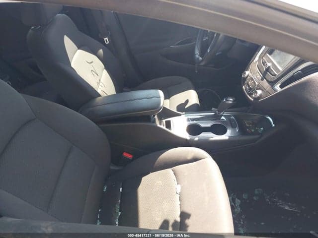 2017 CHEVROLET MALIBU 1LT 5