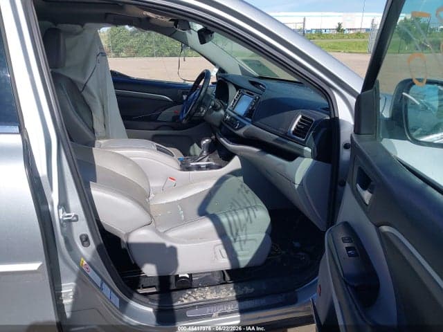 2017 TOYOTA HIGHLANDER LIMITED 5