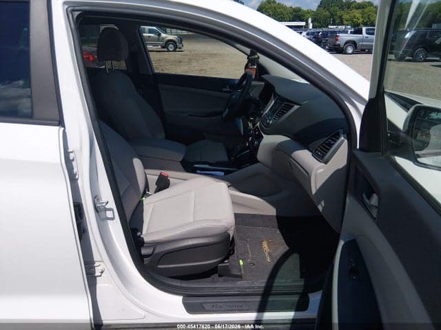 2018 HYUNDAI TUCSON SE 5