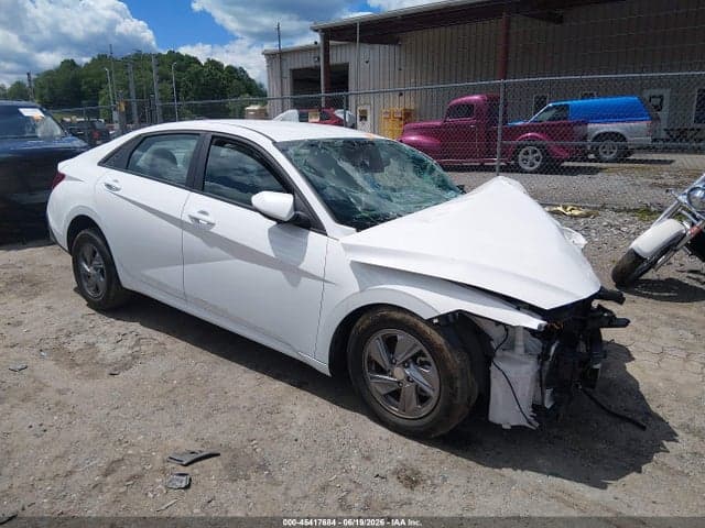 2024 HYUNDAI ELANTRA SE 1