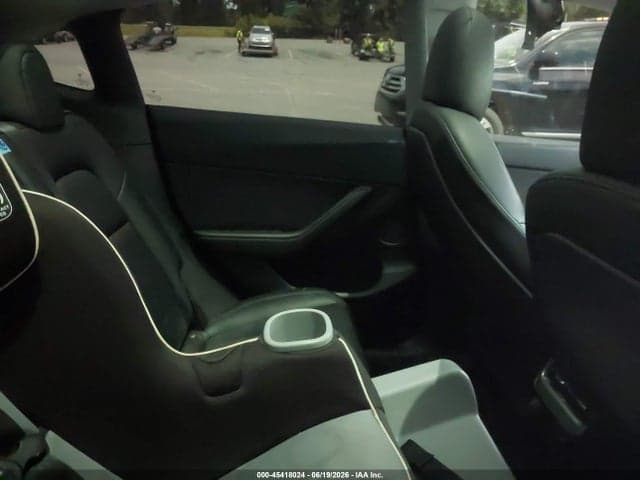 2021 TESLA MODEL Y 8