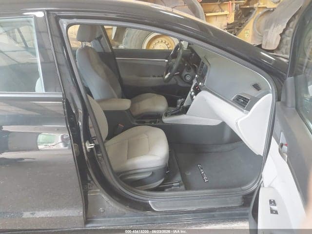 2020 HYUNDAI ELANTRA SE 5