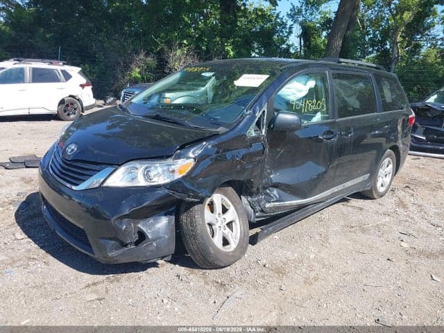 2017 TOYOTA SIENNA LE 8 PASSENGER 2