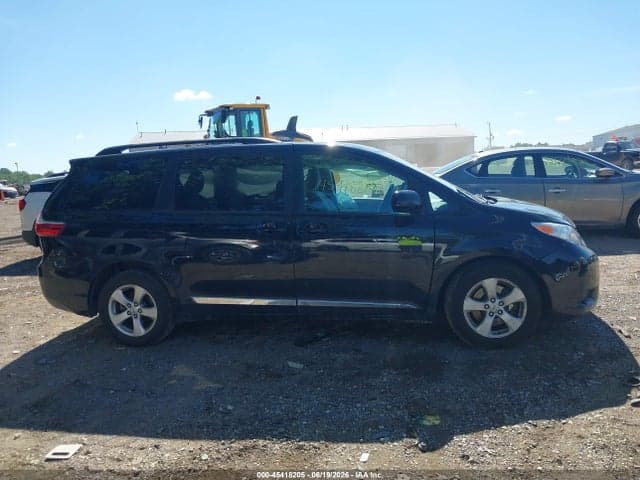 2017 TOYOTA SIENNA LE 8 PASSENGER 13