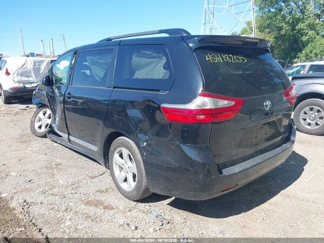 2017 TOYOTA SIENNA LE 8 PASSENGER 3