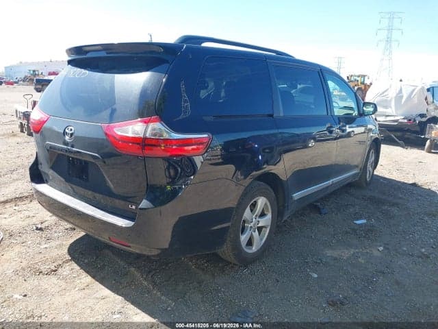 2017 TOYOTA SIENNA LE 8 PASSENGER 4