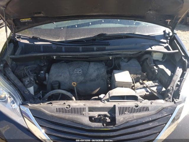2017 TOYOTA SIENNA LE 8 PASSENGER 10