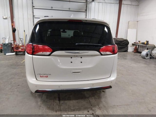 2017 CHRYSLER PACIFICA TOURING-L PLUS 16
